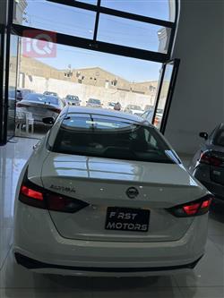 نیسان ئەلتیما